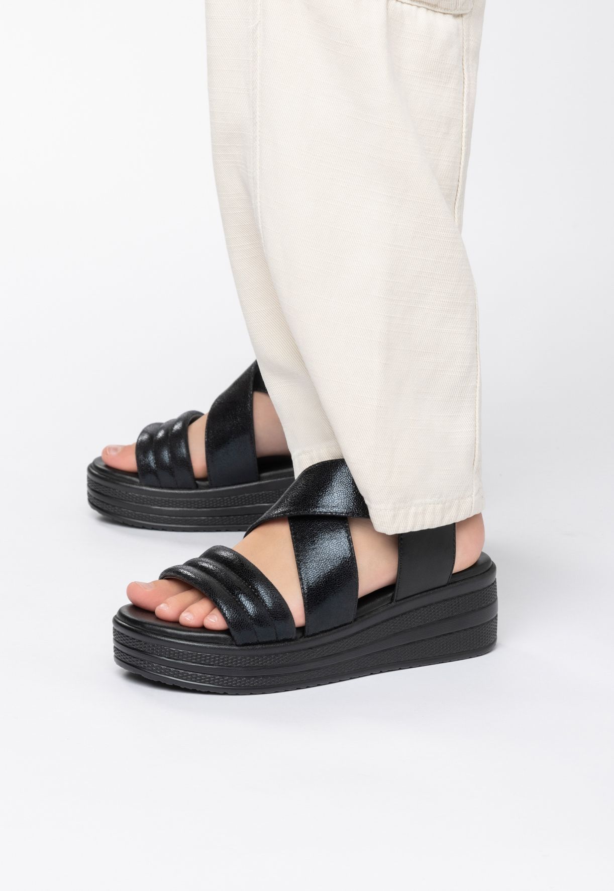 Zoey - Svarta Selma - Sandaler med platåsula - Storlek 33 - Lätta att ta på